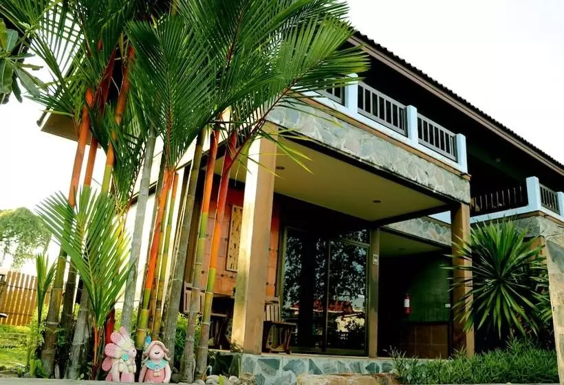 هتل Baanrimnam Resort Trat