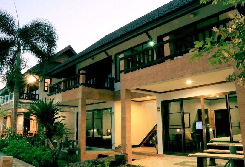 호텔 Baanrimnam Resort Trat