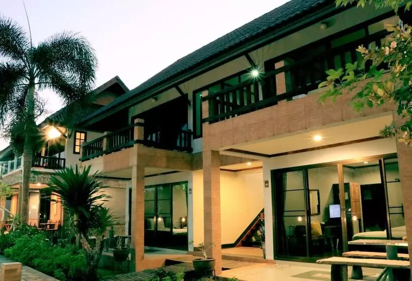 هتل Baanrimnam Resort Trat
