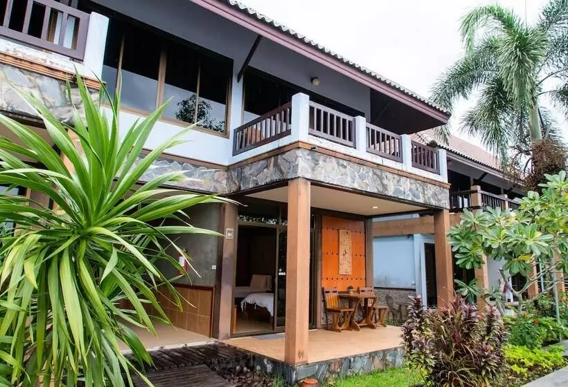 هتل Baanrimnam Resort Trat
