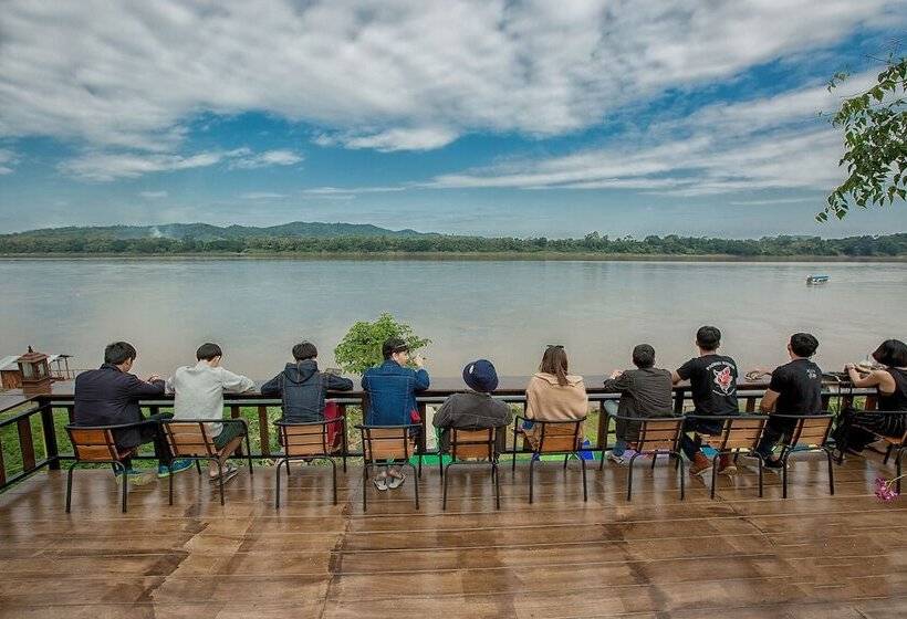 Otel Chiangkhan River Mountain Resort