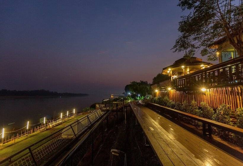 Otel Chiangkhan River Mountain Resort