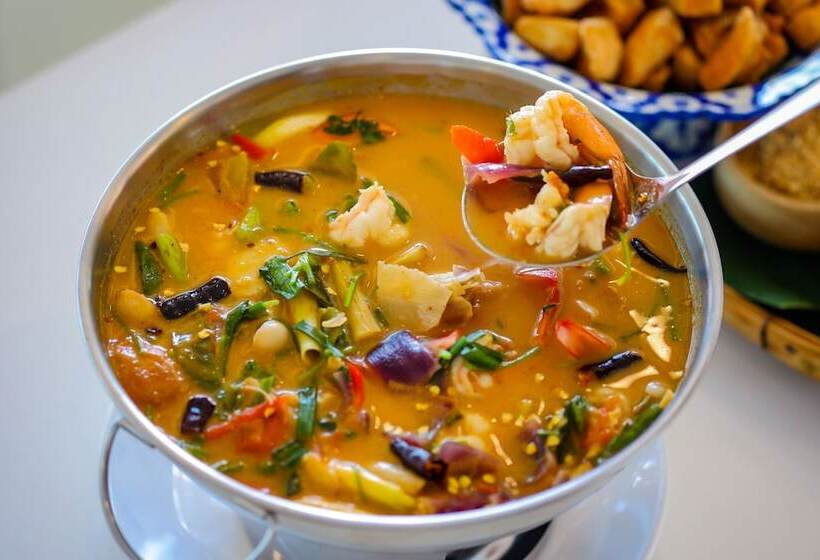 Otel Chiangkhan River Mountain Resort