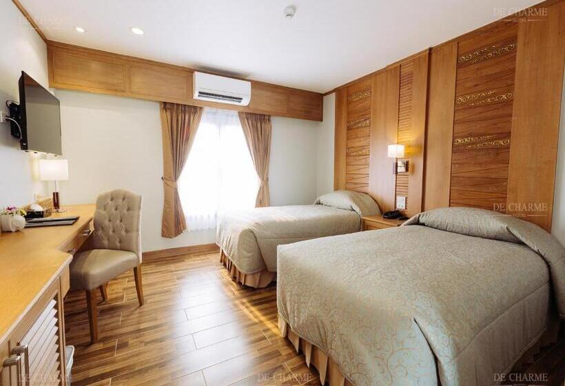 Decharme Hotel Sha Plus