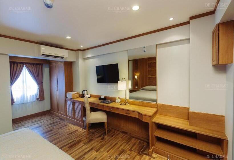 Decharme Hotel Sha Plus