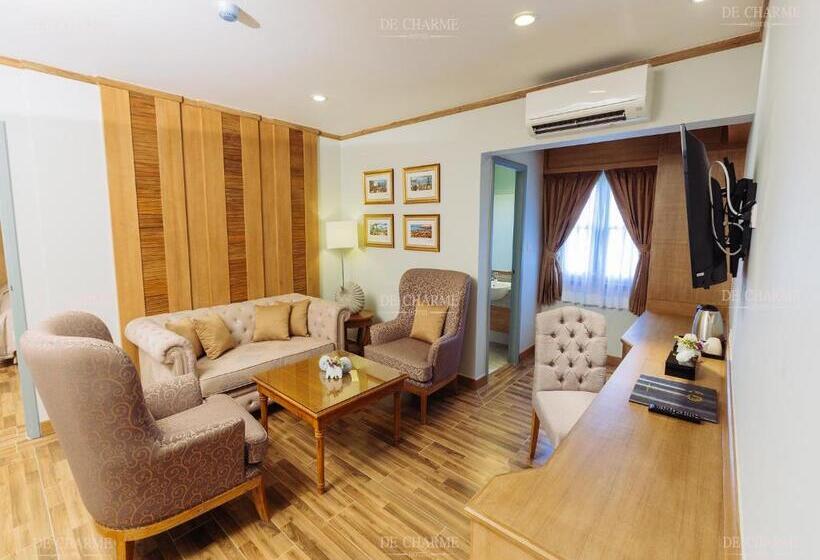 Decharme Hotel Sha Plus