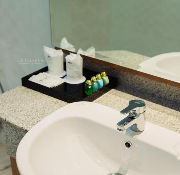 Decharme Hotel Sha Plus