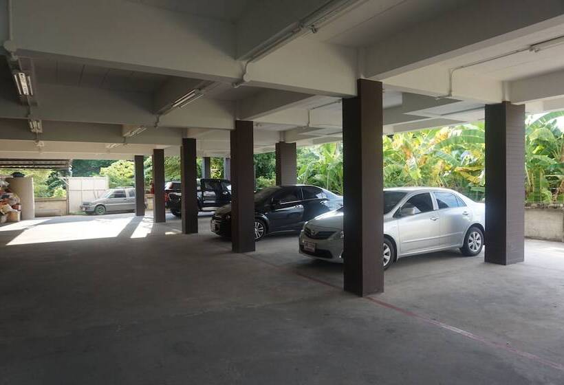 Отель The Lion Residence