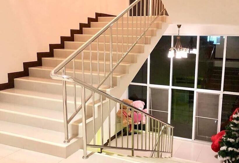 Отель The Lion Residence