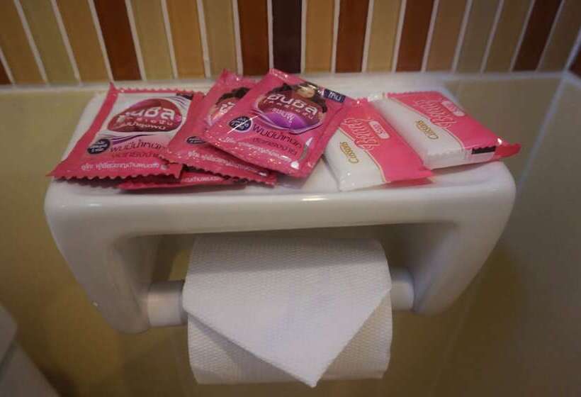 Отель The Lion Residence