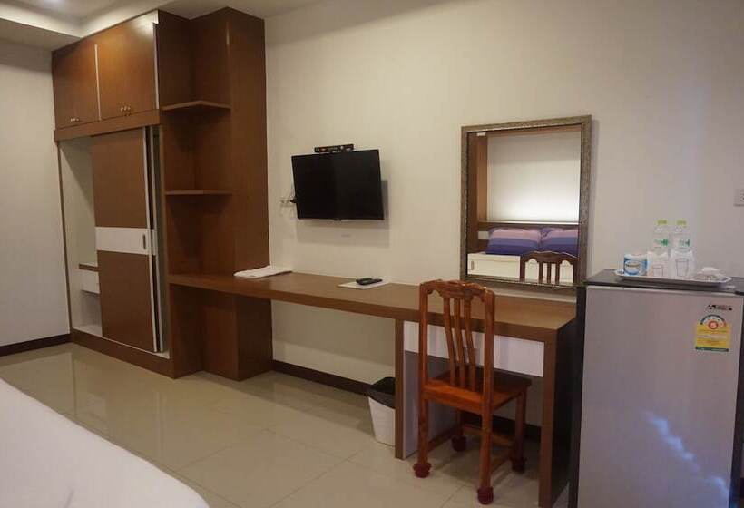 Отель The Lion Residence