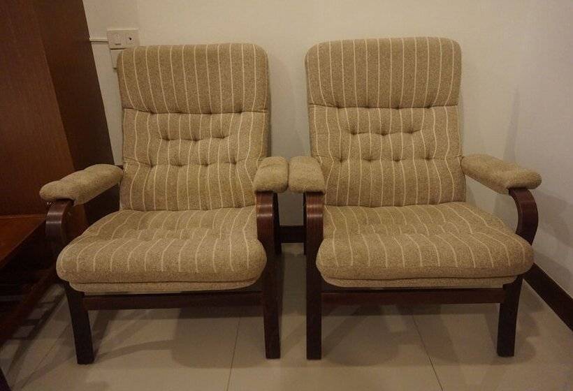 Отель The Lion Residence