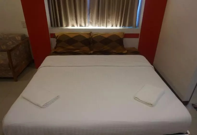 هتل The Lion Residence