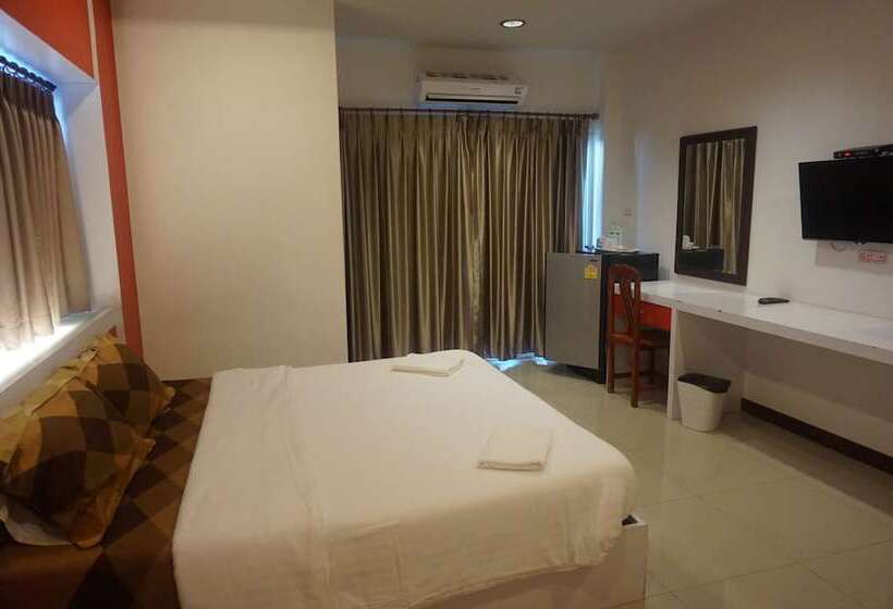 Отель The Lion Residence