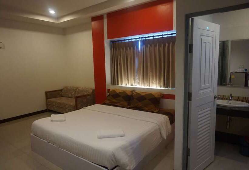 Отель The Lion Residence