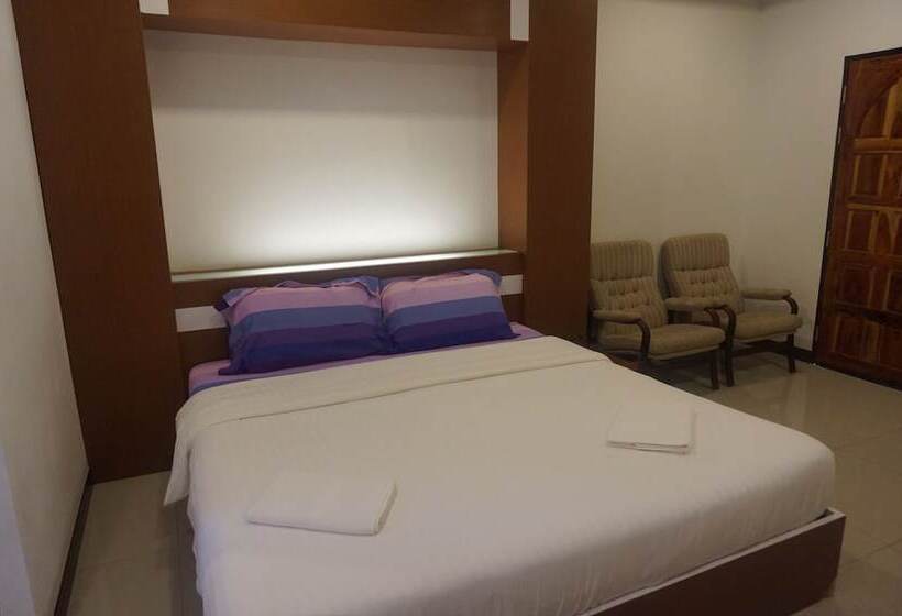 Отель The Lion Residence