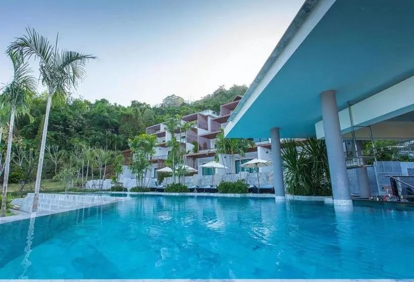 ホテル Zen Premium Chalong Phuket
