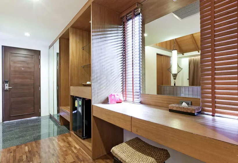ホテル Zen Premium Chalong Phuket