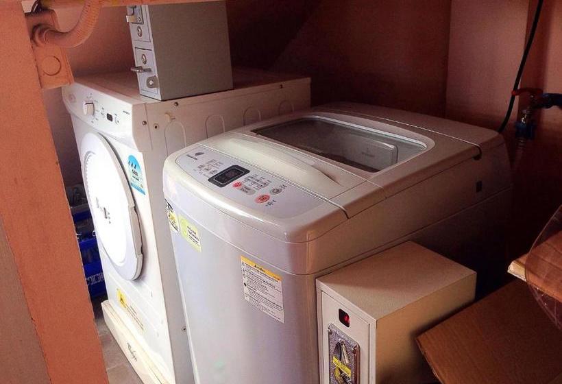 پانسیون @ Thapae