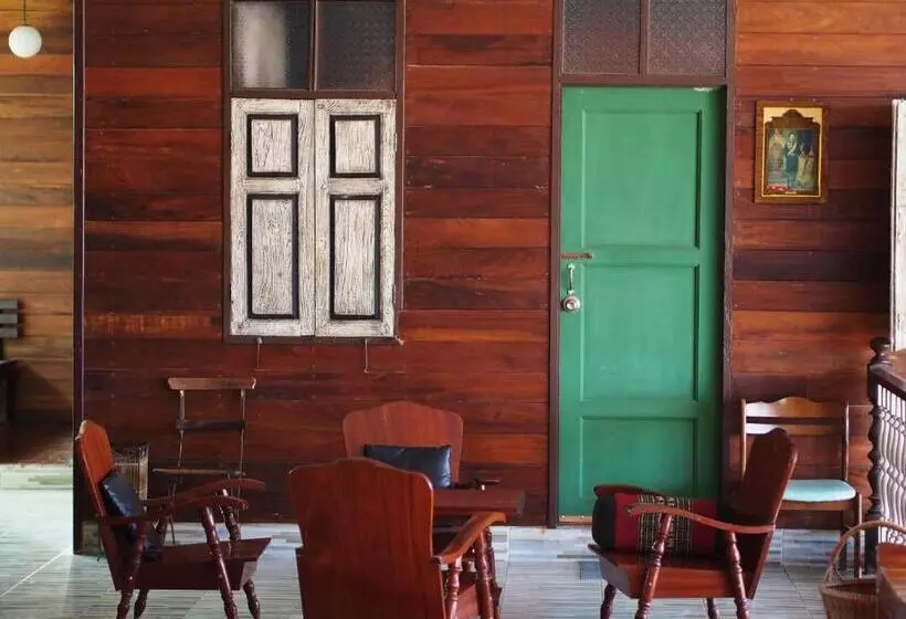 ペンション Chommuang Guest House