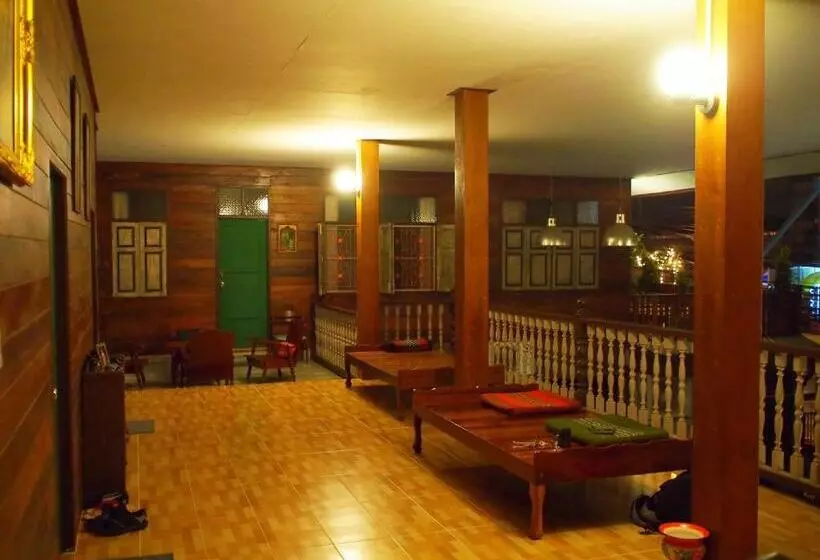 ペンション Chommuang Guest House