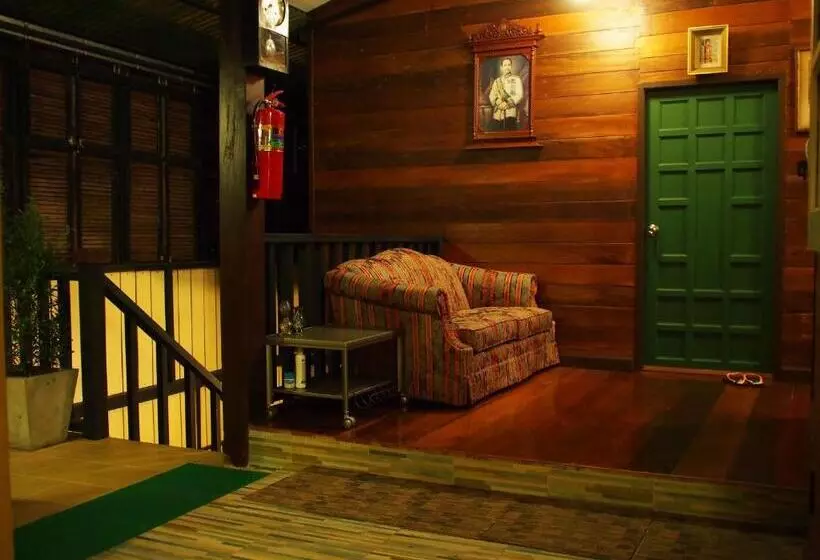 ペンション Chommuang Guest House