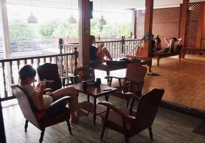 ペンション Chommuang Guest House