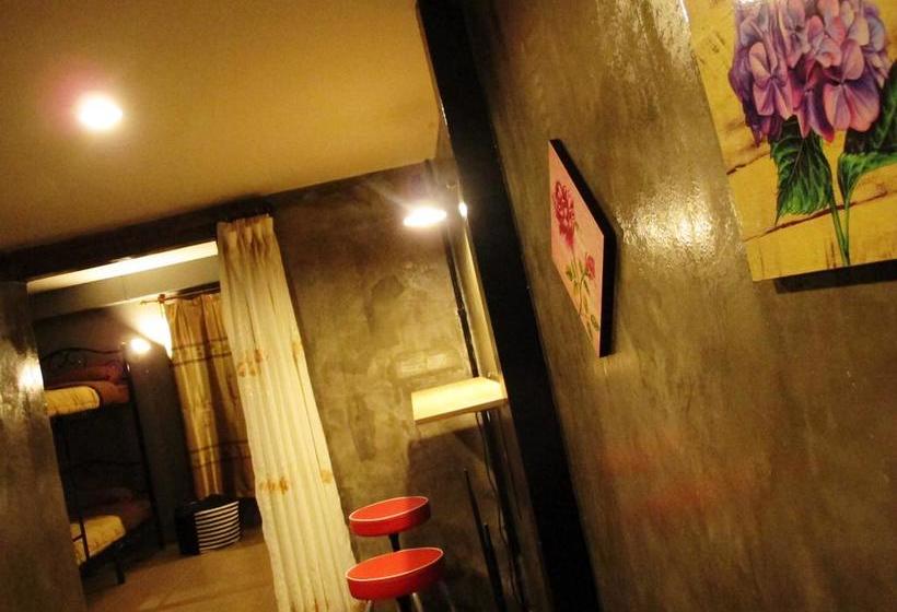 Retkeilymaja Kata Beach Homestay