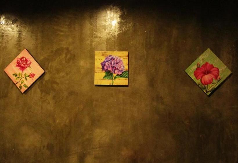 Retkeilymaja Kata Beach Homestay