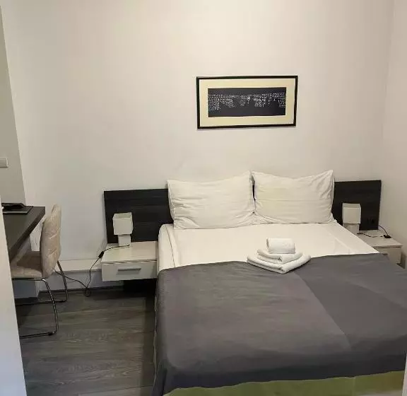 Garni Hotel King