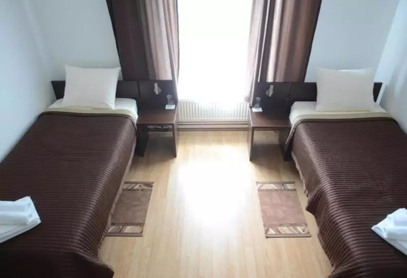 Garni Hotel Lion