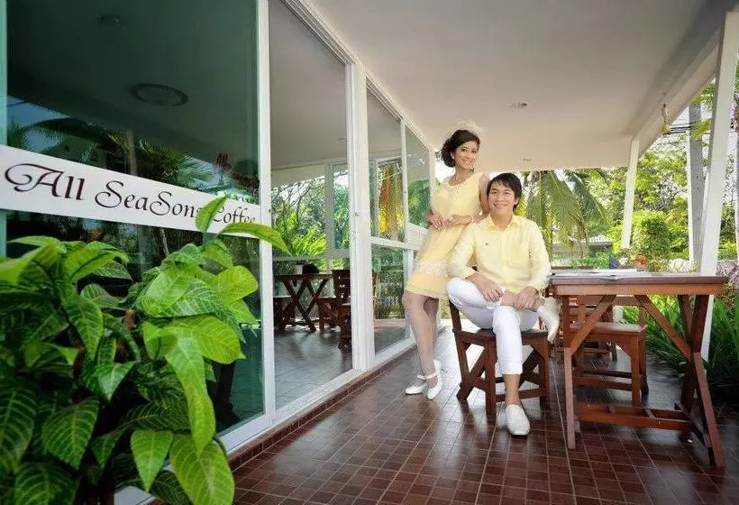 هتل All Seasons Residence