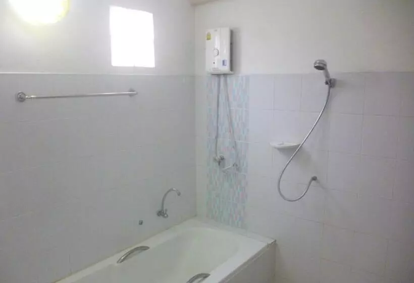 هتل Baan Din Baramee Resort