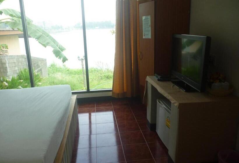 Отель Baan Din Baramee Resort