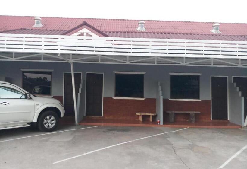 Отель Baan Din Baramee Resort