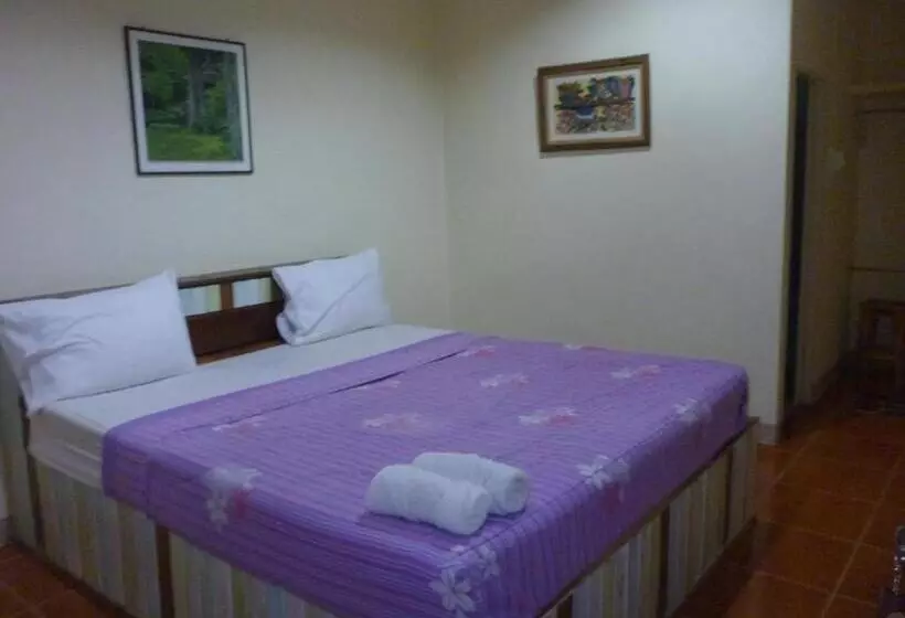 هتل Baan Din Baramee Resort