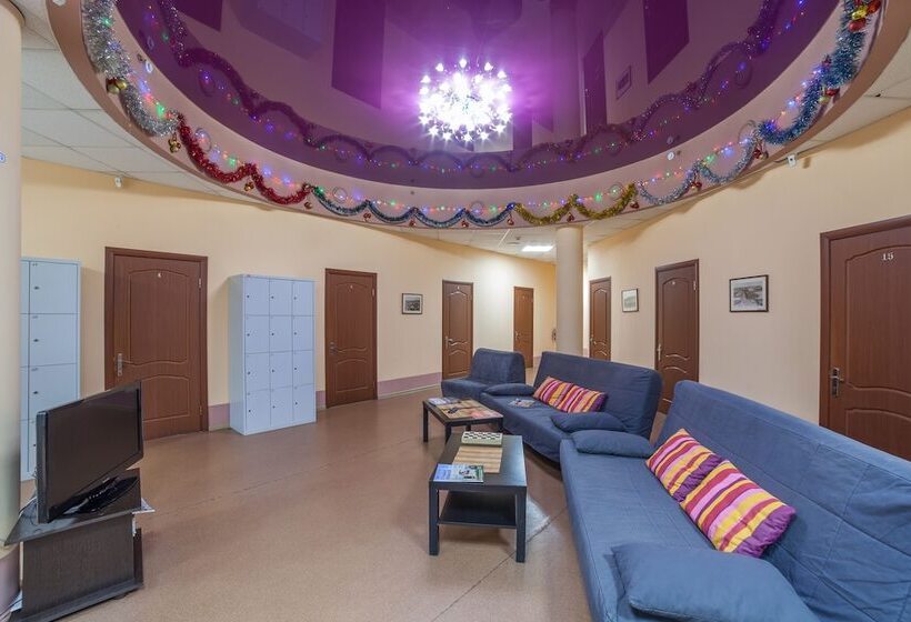 فندق Bugrov Hostel