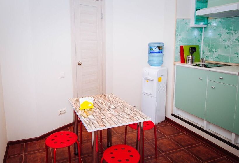 فندق Bugrov Hostel