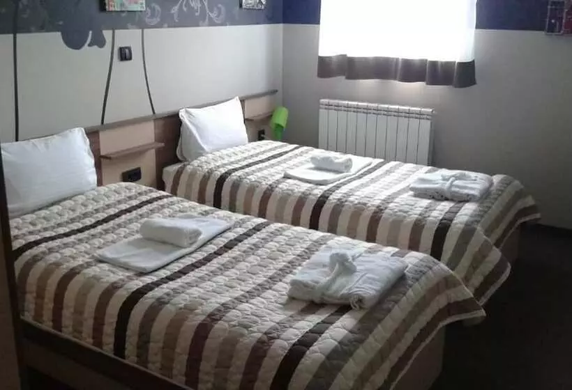 هتل Milmari