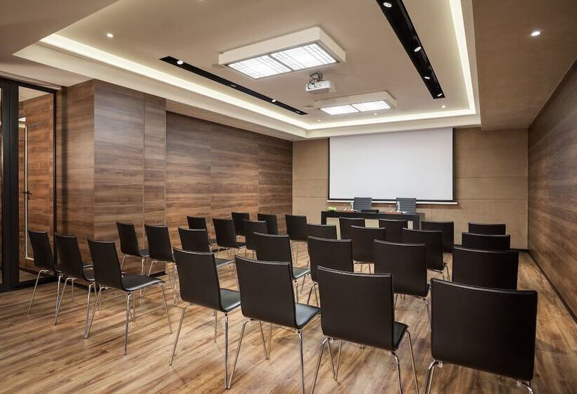 Saint Ten Boutique Hotel, Small Luxury Hotels