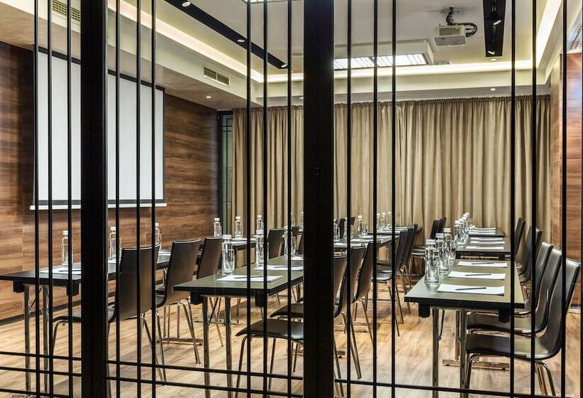 Saint Ten Boutique Hotel, Small Luxury Hotels