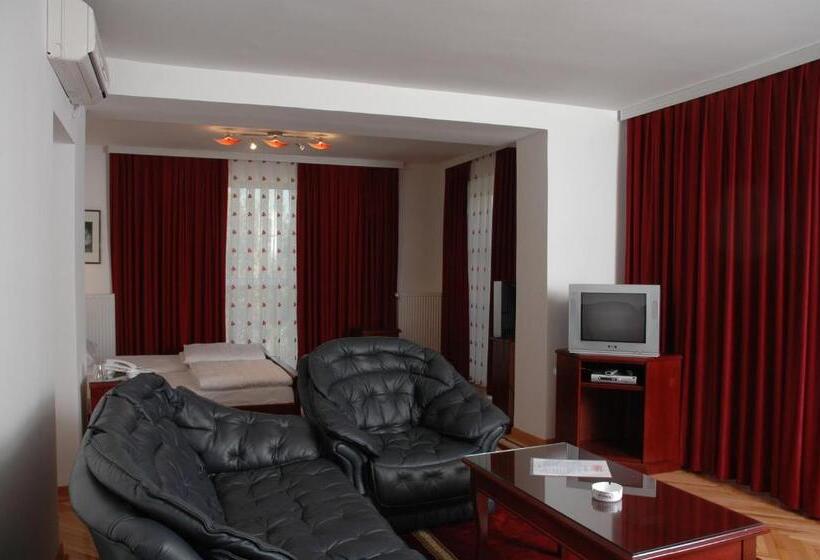 هتل Vila Lux Milikic