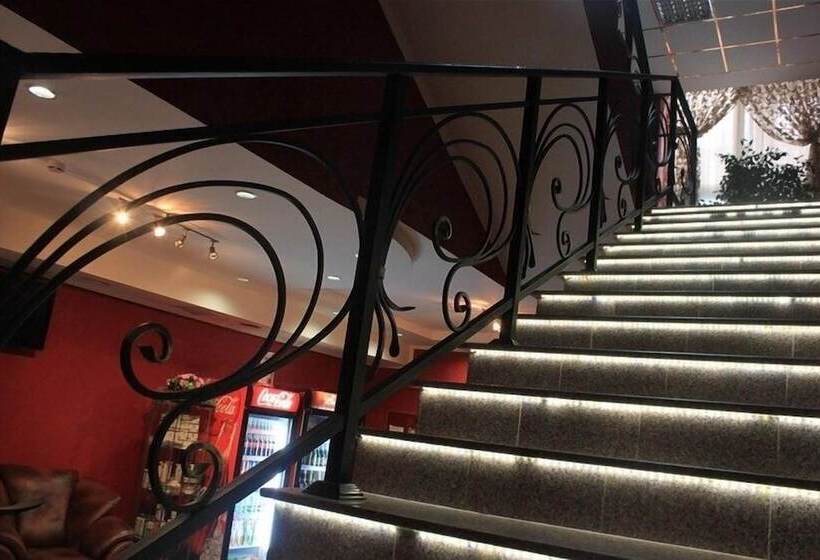 Regina Hotel On Universitetskaya