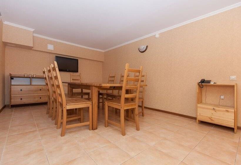 Regina Hotel On Universitetskaya