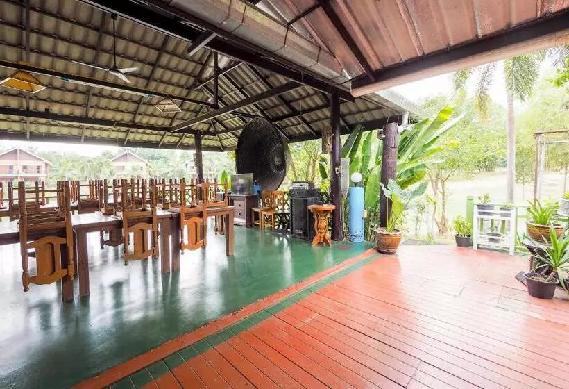 Saensukkho Hotel & Resort