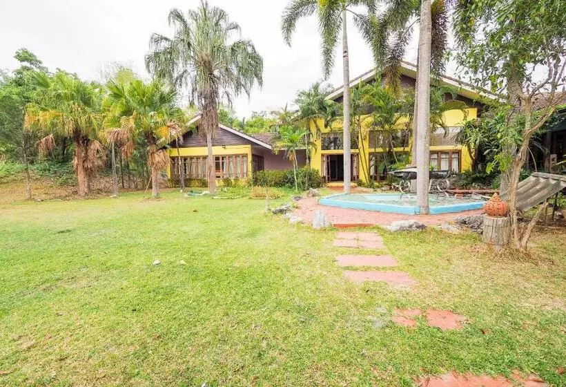 Saensukkho Hotel & Resort