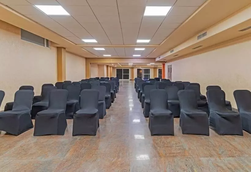 ホテル Treebo Premium Baramasi By Jai Club Prime