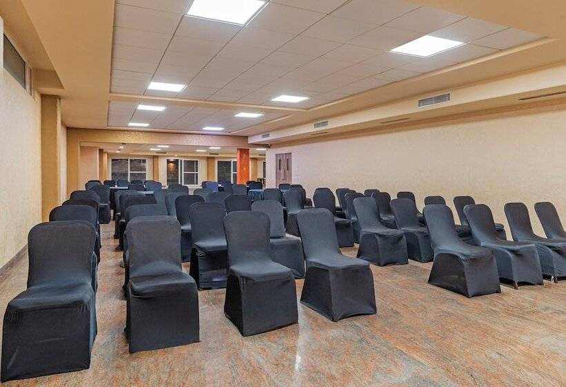 Hotel Treebo Premium Baramasi By Jai Club Prime