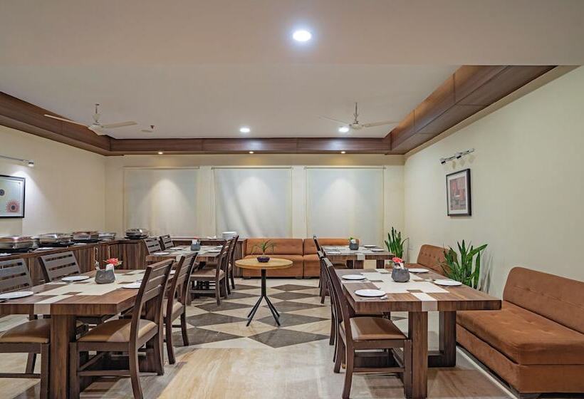 Hotel Treebo Premium Baramasi By Jai Club Prime