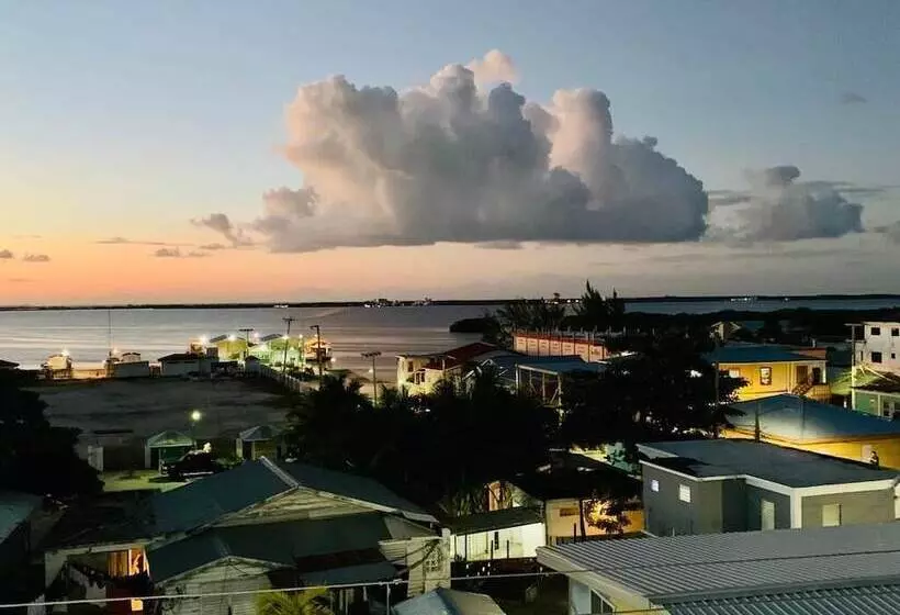 Hotelli Coastal Bay Suite